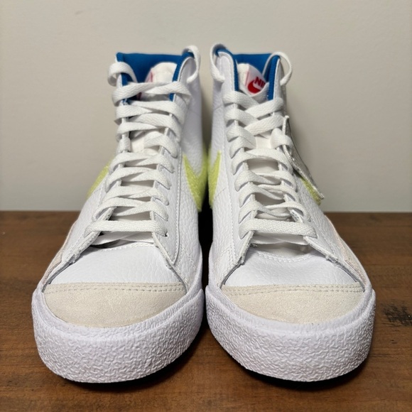 Nike Blazer Mid 77 Sneakers Shoes DQ1042 100 4Y / 5.5 Women New in Box - Picture 2 of 7